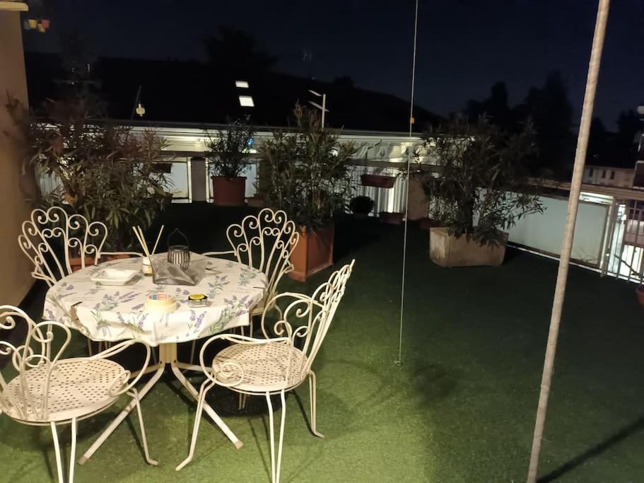 Terrazzo In Centro Apartment Seregno Bagian luar foto